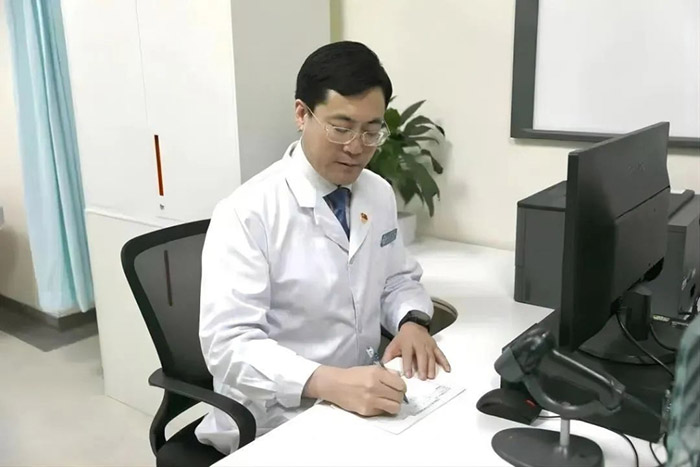 On the first implementation day of the new National Reimbursement Drug List, Hansoh Pharma's Xinyue for the rare disease NMOSD was prescribed for the first time as a reimbursable drug across China 